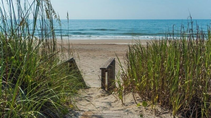 Polly's Place by Topsail Realty