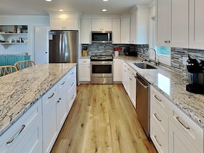 Studio (5 Bedrooms) | Property amenity - Polly's Place by Topsail Realty (Holly Ridge)