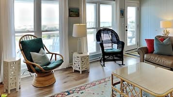 Studio (5 Bedrooms) | Tiện nghi, dịch vụ nơi lưu trú