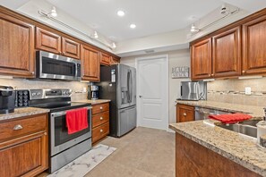 Appart'hôtel, 2 grands lits (Oceanwalk 20-302) | Cuisine privée | Grille-pain