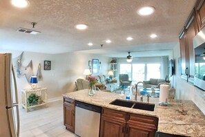 Condo, 2 camas Queen (Sea Club #104 - Casa con Vista) | Parte interna