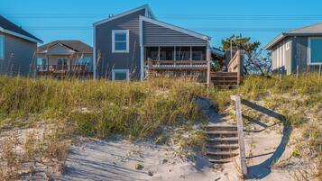 Studio (4 Bedrooms) | Tiện nghi, dịch vụ nơi lưu trú