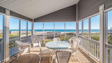 Studio (4 Bedrooms) | Tiện nghi, dịch vụ nơi lưu trú