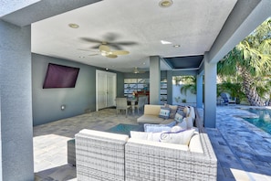 House, Multiple Beds (Beach Bound) | Outdoor dining - Beach Bound (Indian Rocks Beach)