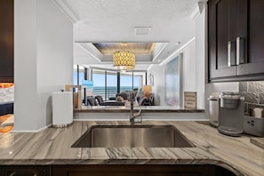 Appart'hôtel, plusieurs lits (Ebb Tide 702) | Intérieur