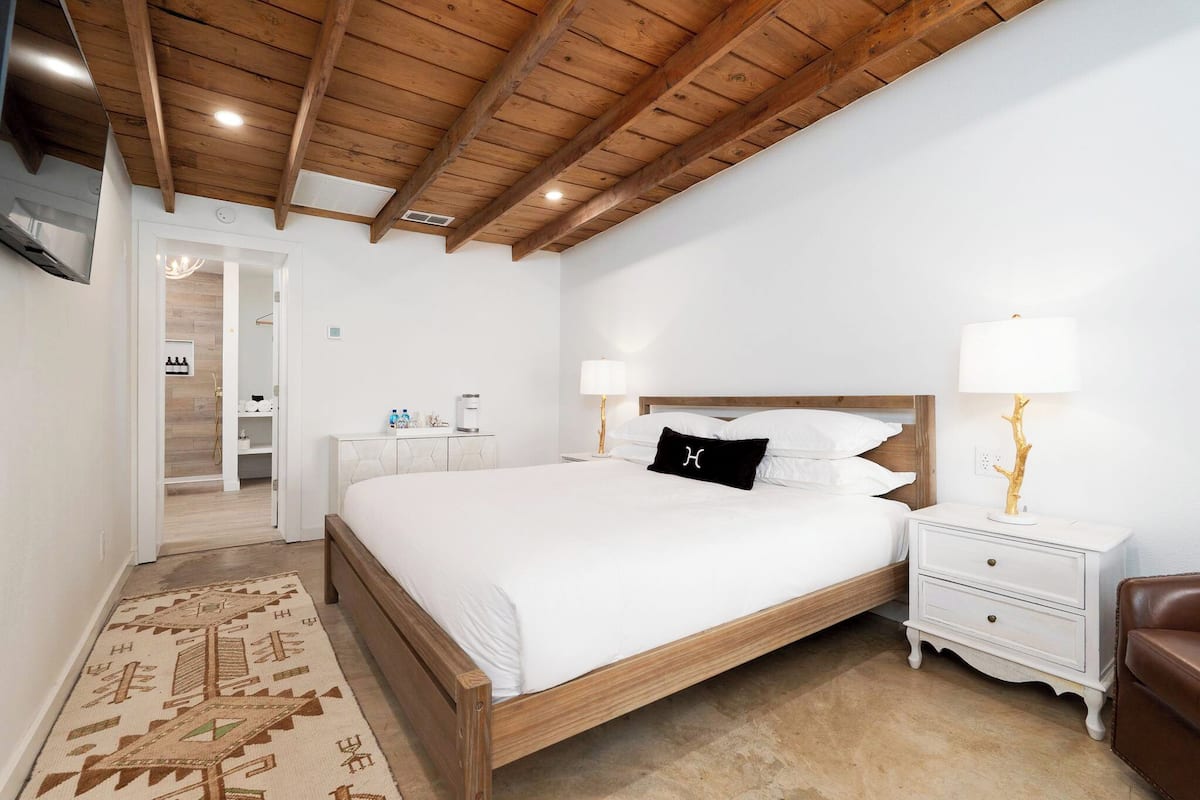 1 bedroom, premium bedding, down duvets, individually decorated