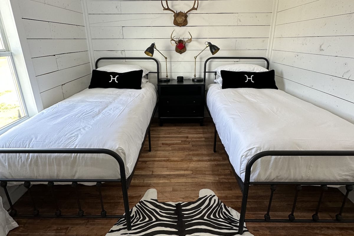 1 bedroom, premium bedding, down duvets, individually decorated