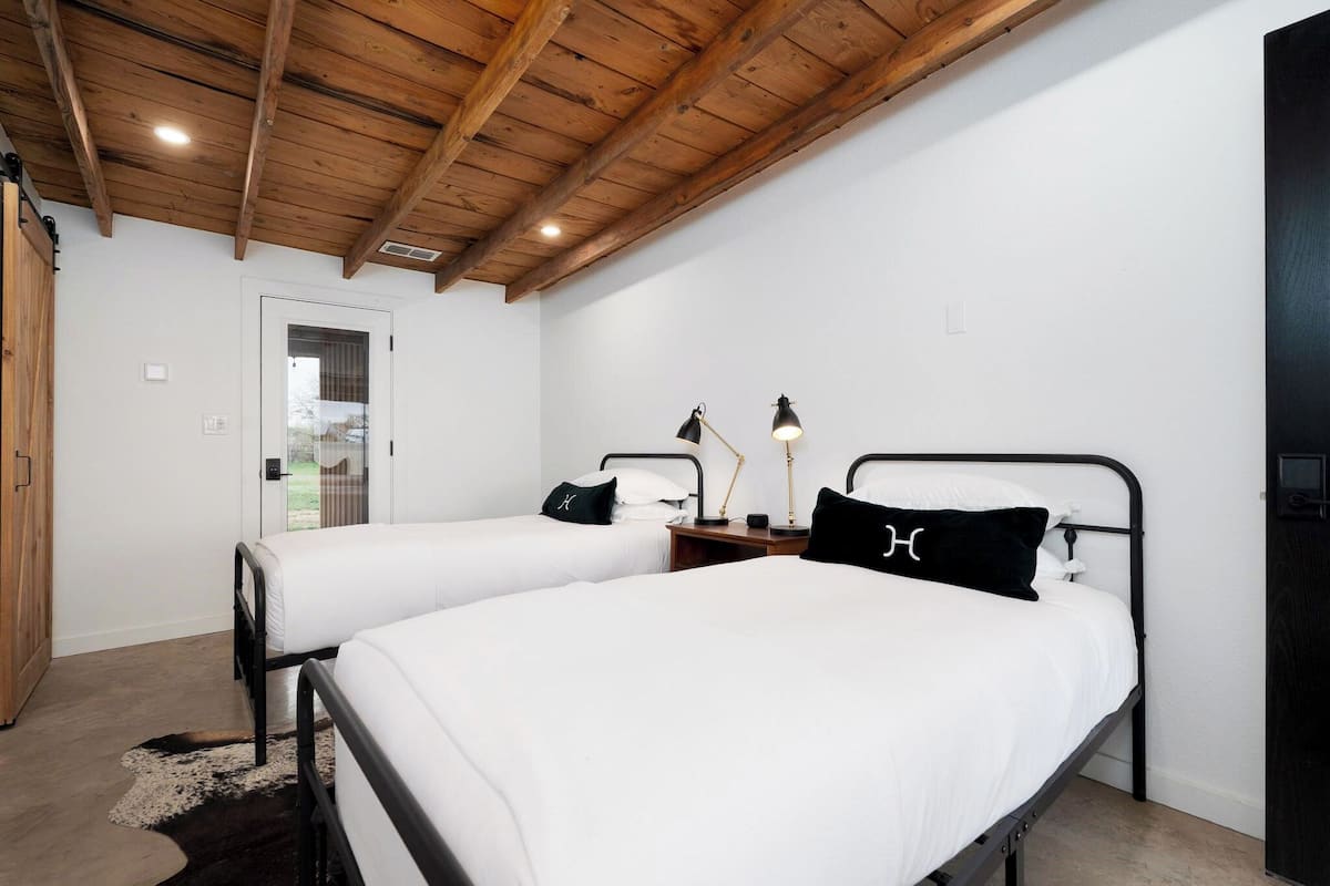 1 bedroom, premium bedding, down duvets, individually decorated
