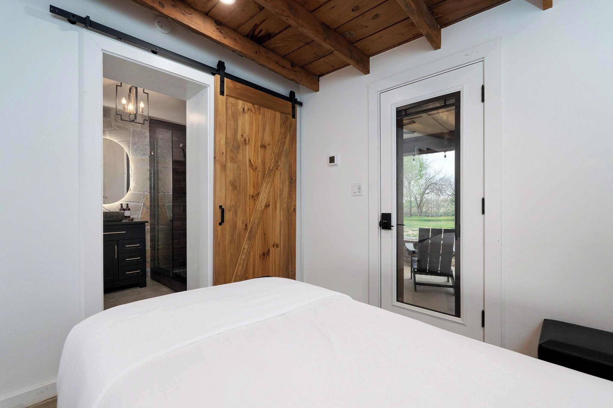 高级双人房, 露台, 庭院景观 | 高档床上用品、羽绒被、特色装修、特色家居