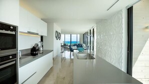 Apartment, 1 King-Bett (OCD35- Luxury Condo with Ocean view) | Eigene Küche