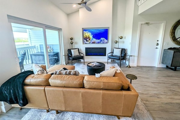 Condo, Plusieurs lits (The Intercoastal #205 - Beachy Chic) | Aire de séjour