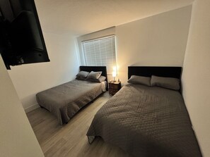 2 室のベッドルーム、アイロン / アイロン台、WiFi、ベッドシーツ