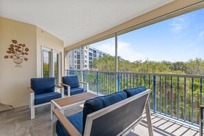 Property grounds - Oceanwalk 6-205 (New Smyrna Beach)