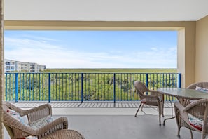 Outdoor dining - Oceanwalk 6-505 (New Smyrna Beach)