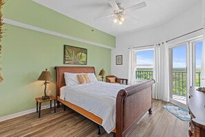 2 bedrooms - Oceanwalk 6-505 (New Smyrna Beach)