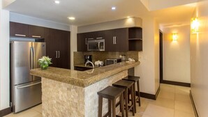Apartment, Mehrere Betten (ATA06 - One of a Kind Private Pool Cl) | Eigene Küche