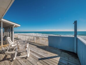 Studio (3 Bedrooms) | Property amenity