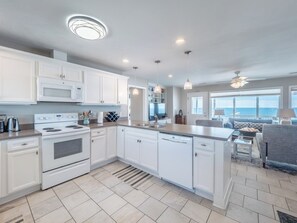 Studio (3 Bedrooms) | Property amenity