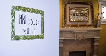 LAUREL HIGHLANDS GEM! SLEEPS2 ~ ART DECO SUITE ~ CHATEAU CONNELLSVILLE HOTEL