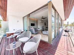 Apartment, Mehrere Betten (DCA03 Trendy Condo in Mamita's beach ) | Terrasse/Patio