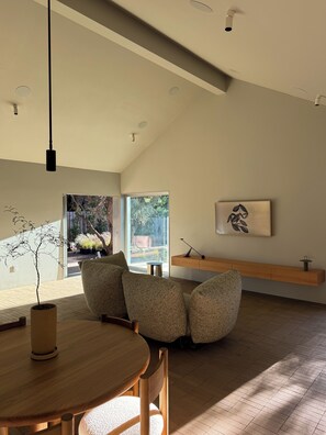 Interior - Casa El Rosario - Charming 2-bedroom house in marvelous Ojai with AC, WiFi (Ojai)