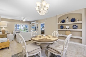 Apartamento, varias camas (Oceanwalk 11-204) | Restauración