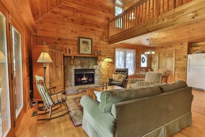 Smart-TV, Kamin, DVD-Player