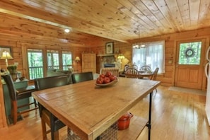 Dining - Breezy Bear, Ellijay, Ga (Ellijay)