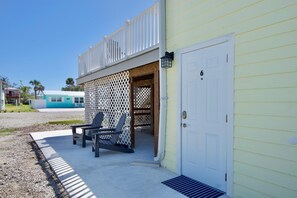 House, 1 Queen Bed with Sofa bed (Island Paradise 6) | Property grounds - Island Paradise 6 (Fort Myers Beach)