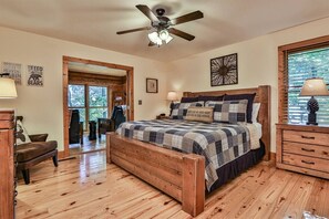 4 bedrooms, desk, iron/ironing board, free WiFi - Cabin at Doe Hill, Cabin in Ellijay (Ellijay)