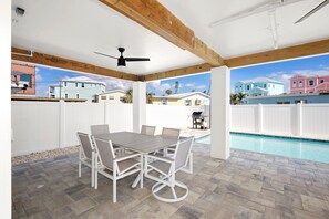 Huis, Meerdere bedden (Betty’s Beach House) | Buiten dineren