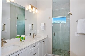 Huis, Meerdere bedden (Betty’s Beach House) | Badkamer
