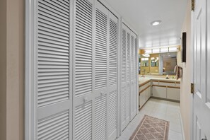 Condo, 2 Queen Beds (Sea Woods 123) | Interior