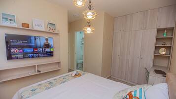 3 bedrooms, iron/ironing board, WiFi, bed sheets