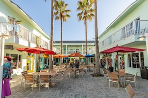 Condo, 1 King Bed (Castle Reef 429) | Outdoor dining