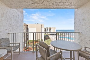 Condo, 1 King Bed (Castle Reef 429) | Outdoor dining