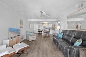 Condo, 1 cama King size (Castle Reef 429) | Área de sala de estar