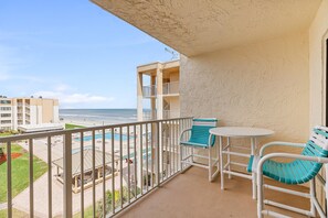 Condo, 1 King Bed (Castle Reef 429) | Outdoor dining