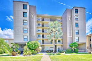 Condo, 2 Queen Beds (Sea Club #405 - Manatee Zone) | Exterior
