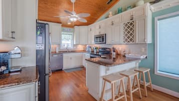 Studio (4 Bedrooms) | Property amenity