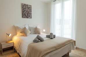 4 bedrooms, desk, iron/ironing board, travel cot - Villa Césarine: Sublime 4☆ property, private pool, pool house and outbuilding (Saint-Paul-les-Fonts)