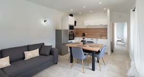 Interior - Villa Césarine: Sublime 4☆ property, private pool, pool house and outbuilding (Saint-Paul-les-Fonts)