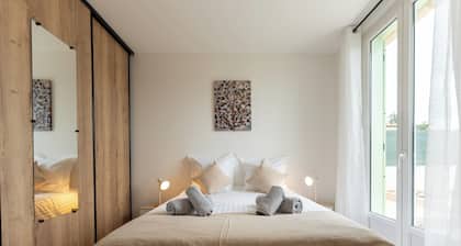 Villa CĂ©sarine: Sublime propriĂ©tĂ© 4â, piscine privĂ©e, pool house et dĂ©pendance