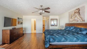 Studio (3 Bedrooms) | Property amenity