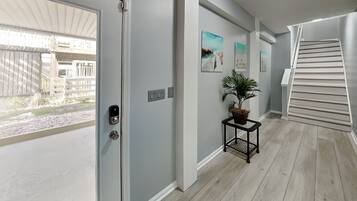 Studio (3 Bedrooms) | Property amenity