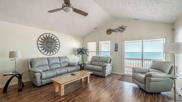 Studio (3 Bedrooms) | Property amenity