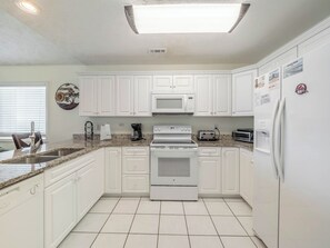 Studio (3 Bedrooms) | Kemudahan hartanah