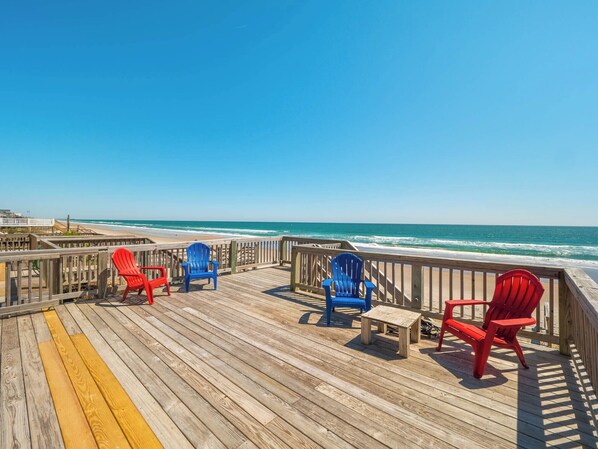 Studio (3 Bedrooms) | Property grounds