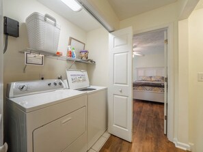 Studio (3 Bedrooms) | Kemudahan hartanah