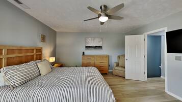 Studio (3 Bedrooms) | Property amenity